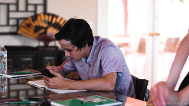 Отвлекусь от занятий ради хуя в письке