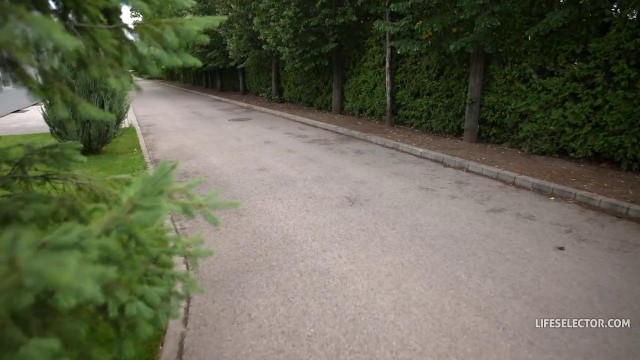 Рыжеволосая девица в порванных колготках наслаждается анальным сексом на природе #1