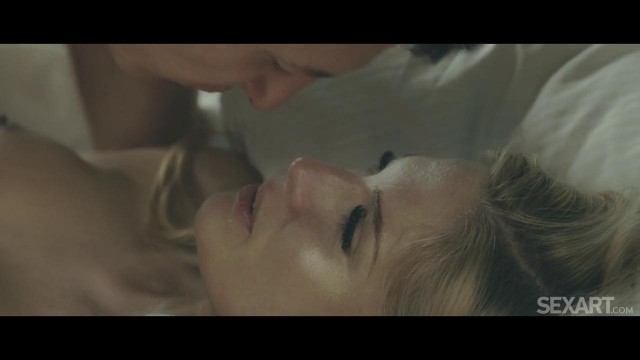 Эротический секс с блондинкой по утру