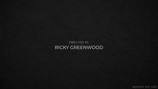 Зрелая милфа устроила тройничок с молодыми лесби #9